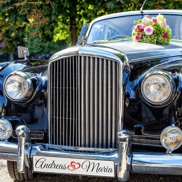 Ideas for decorating the wedding car