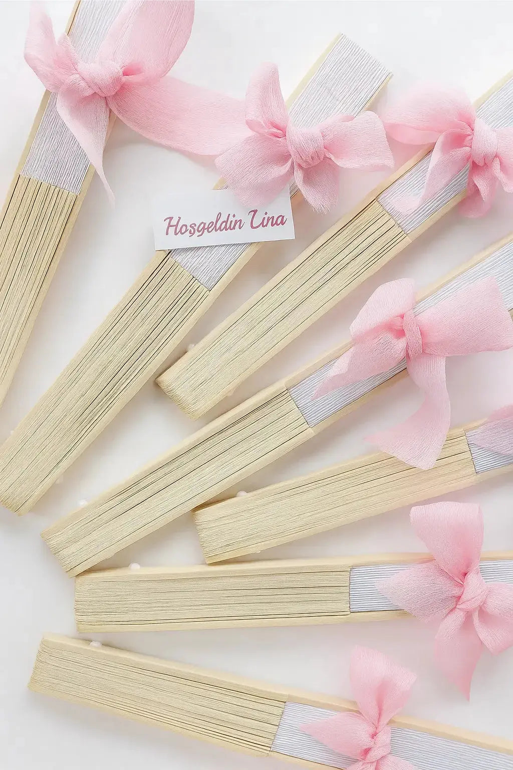 Éventails personnalisés ruban rose – Cadeaux invités mariage, baptême ou baby shower CréaBySana
