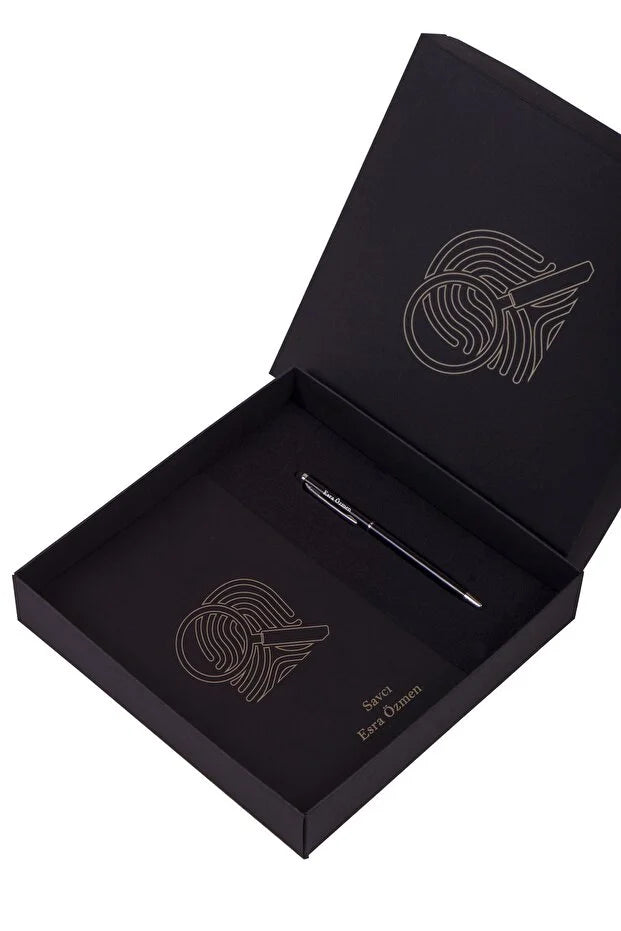 Coffret Cadeau Personnalisé – Carnet & Stylo Élégant Gravé CréaBySana