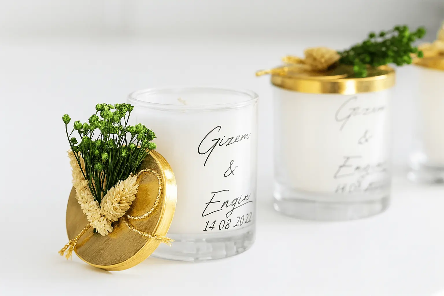 Bougie publicitaire personnalisée – Cadeau invité chic et parfumé CréaBySana