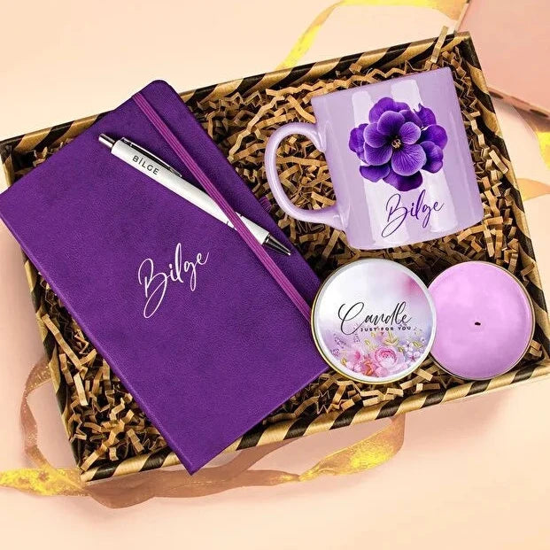 Coffret cadeau femme violet personnalisé mug bougie carnet | CréaBySana