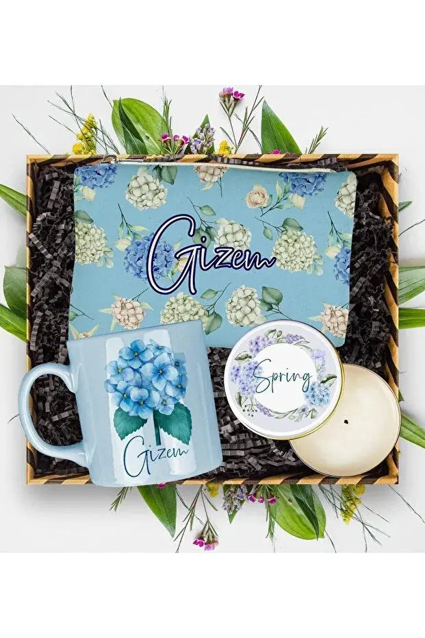 Coffret Cadeau Femme Personnalisé – Élégance Florale avec Mug, Trousse & Bougie CréaBySana