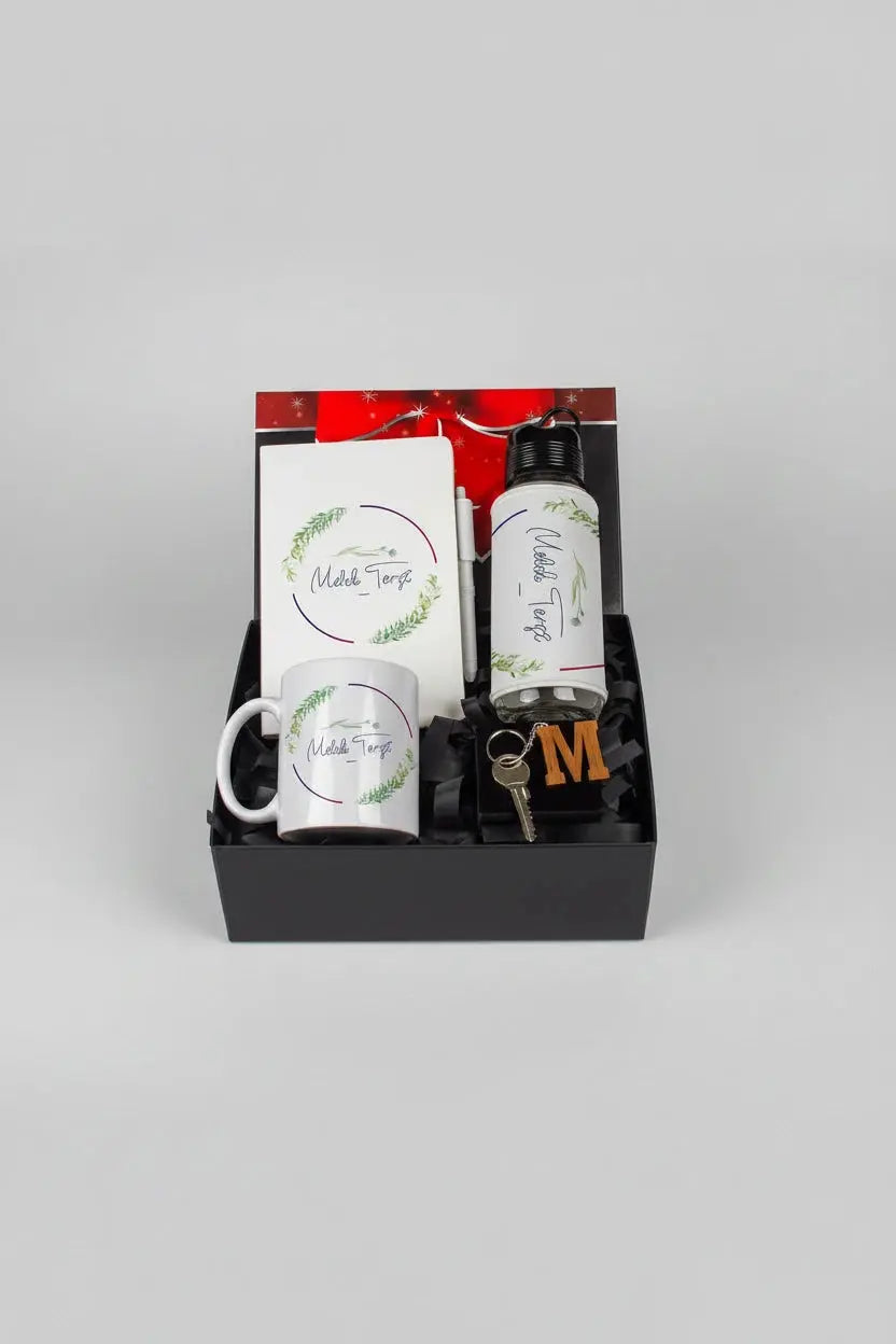 Coffret personnalisé mug gourde carnet porte-clés initiale | CréaBySana