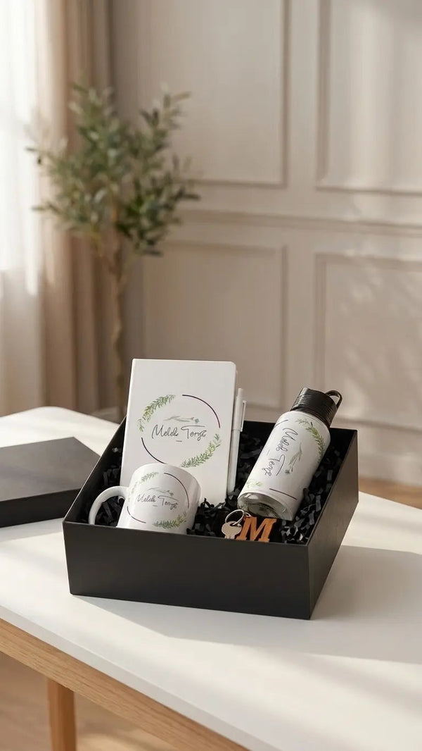 Coffret Cadeau Personnalisé – Mug, Gourde, Carnet & Porte-Clés Initiale CréaBySana