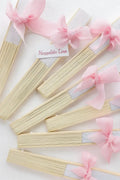 Éventails personnalisés ruban rose – Cadeaux invités mariage, baptême ou baby shower CréaBySana