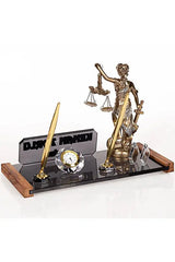 Plaque nominative avocat Thémis gravée — cadeau prestige | CréaBySana