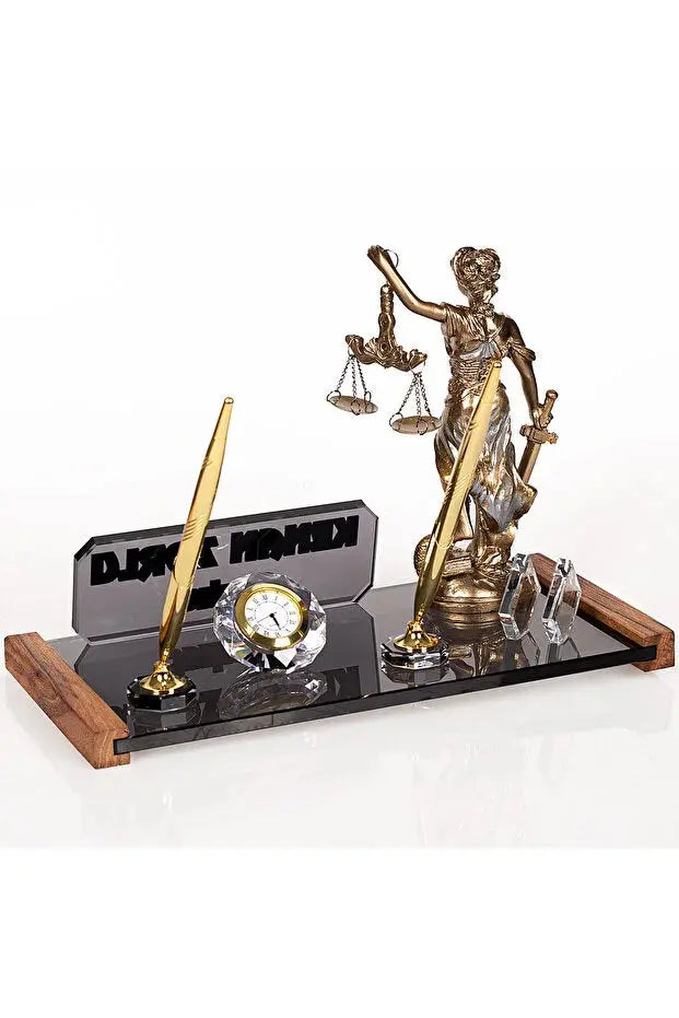 Plaque Nominative Avocat Personnalisée – Élégance & Prestige au Bureau CréaBySana