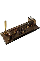 Plaque bureau verre fumé gravée — stylo doré porte-cartes | CréaBySana