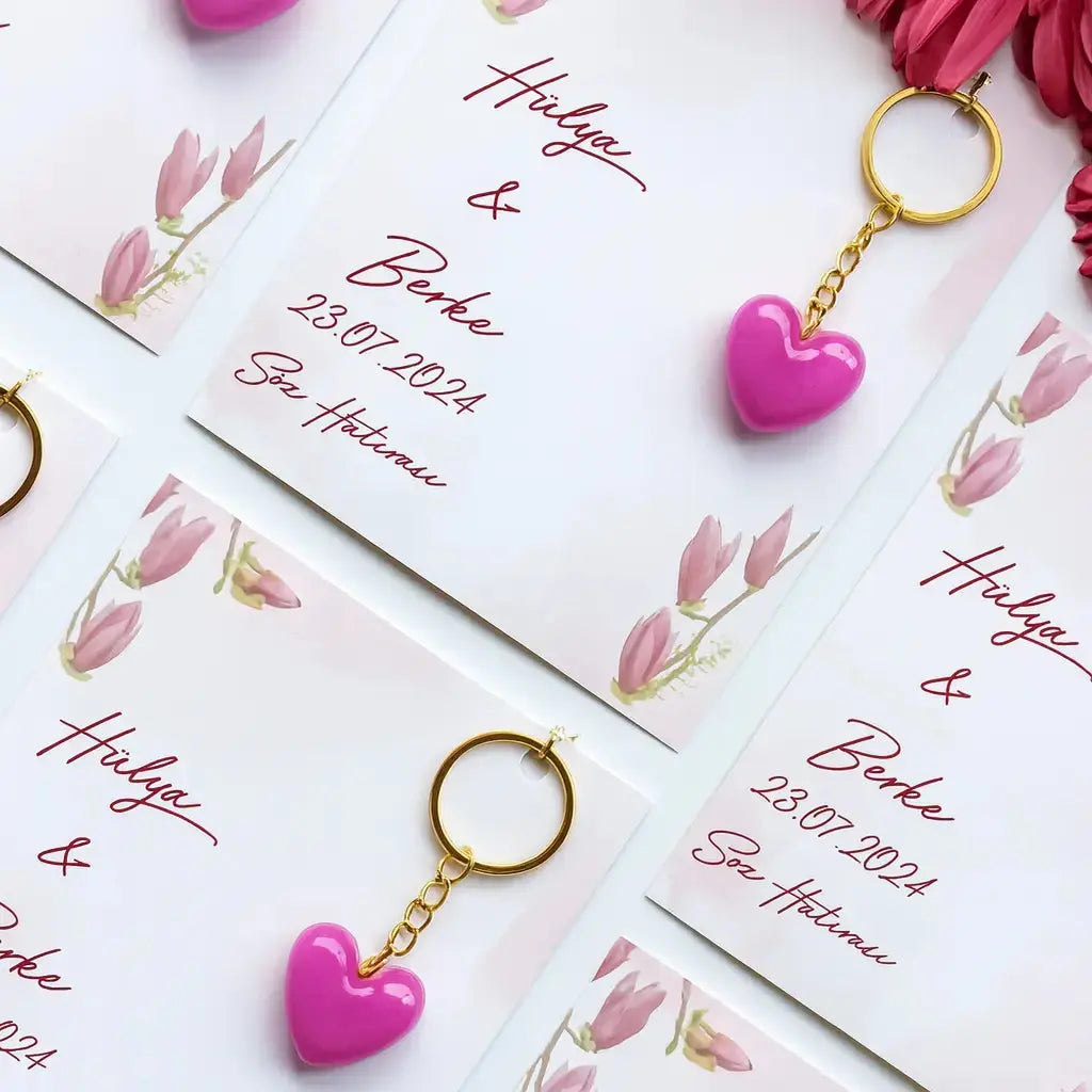 Porte-clés fait main cœur rouge – Cadeau artisanal romantique et élégant CréaBySana