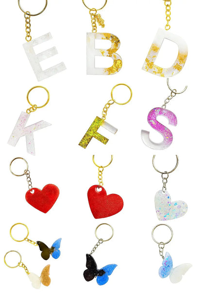 Porte-clés personnalisé famille en résine avec prénoms et fleurs séchées – création artisanale dorée Créa By Sana