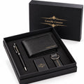 Coffret cadeau papa personnalisé ouvert : portefeuille, stylo, briquet et porte-clés gravés au nom en lettres dorées