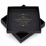 Message pour papa en lettres dorées dans le coffret cadeau personnalisé, texte au choix