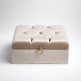 Coffret Dounia en velours beige, capitonnage du couvercle
