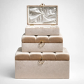 Set de 3 coffrets trousseau Dounia en velours beige capitonné, coffret du haut ouvert