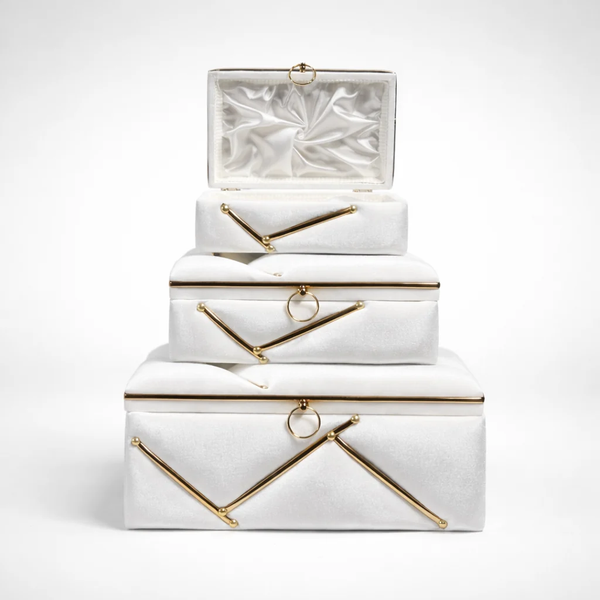Set de 3 coffrets trousseau Malak en velours blanc à barrettes dorées