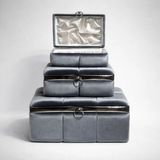 Set de 3 coffrets trousseau Sirine en velours gris matelassé, coffret du haut ouvert