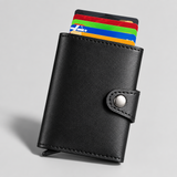 Porte-carte automatique en cuir – noir sur fond blanc