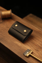 Porte-cartes cuir véritable fait main — patine naturelle style minimaliste | CréaBySana