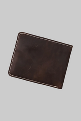 Portefeuille homme en cuir à rabat – fermé (vue 2)