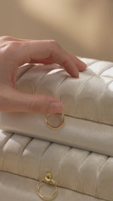Vidéo du coffret trousseau mariée en velours : ouverture et présentation