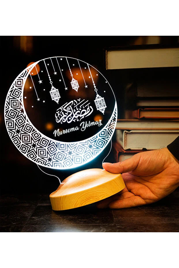 Veilleuse islamique LED Ramadan Kareem gravée — base bois naturel | CréaBySana