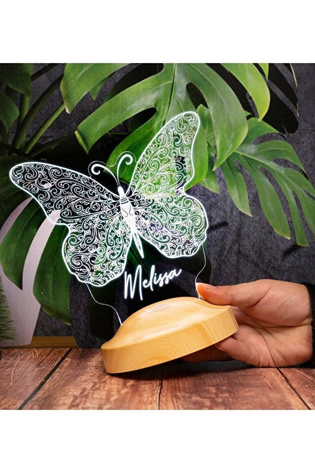 Veilleuse personnalisée prénom papillon — lumière LED 7 couleurs & socle bois CréaBySana