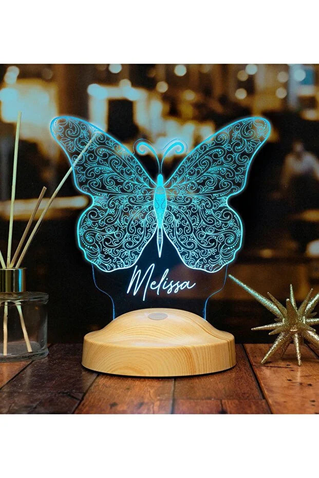 Veilleuse personnalisée prénom papillon — lumière LED 7 couleurs & socle bois CréaBySana